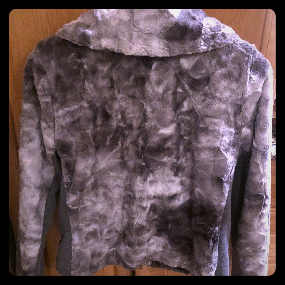 Cabi women’s small Chinchilly Faux Fur jacket
